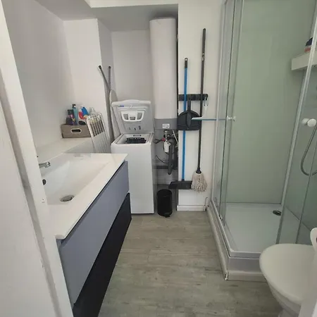 Charming Renovated With Terrace In * Байе