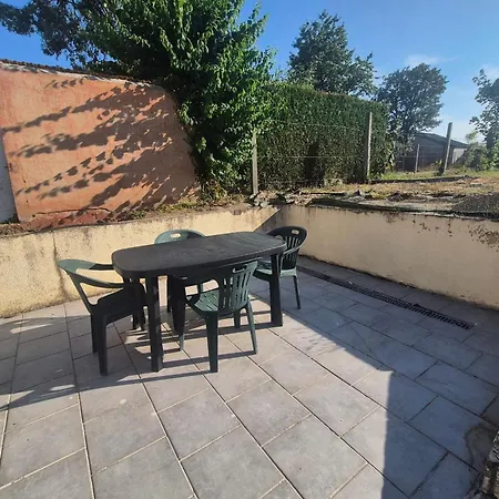 Апартаменты Charming Renovated With Terrace In Байе